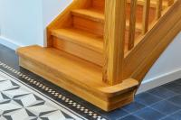 Sanierte Treppe aus Eiche im Altbau