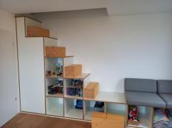 Regalkonstruktion als Treppe