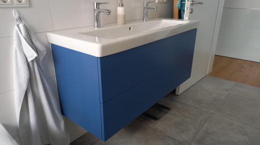 Waschtisch in blau