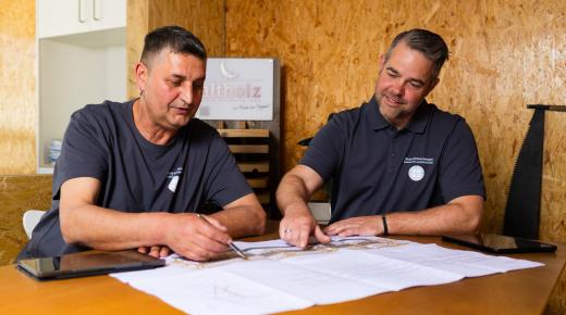 Andreas und Sönke bei der Lagebesprechung