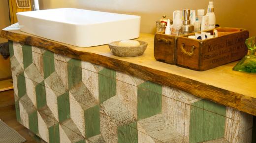 Waschtisch mit Patina-Look