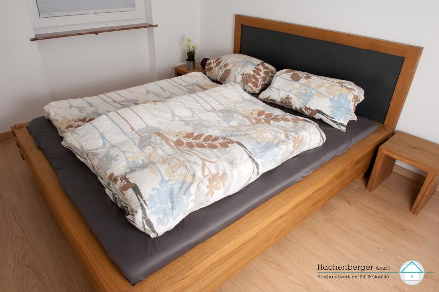 Hochwertiges Doppelbett aus Eiche