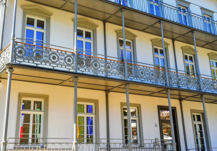 Originalgetreu nachgebildete Futter und Bekleidungen lassen die Fenster wirken, als wären sie nie verändert worden.