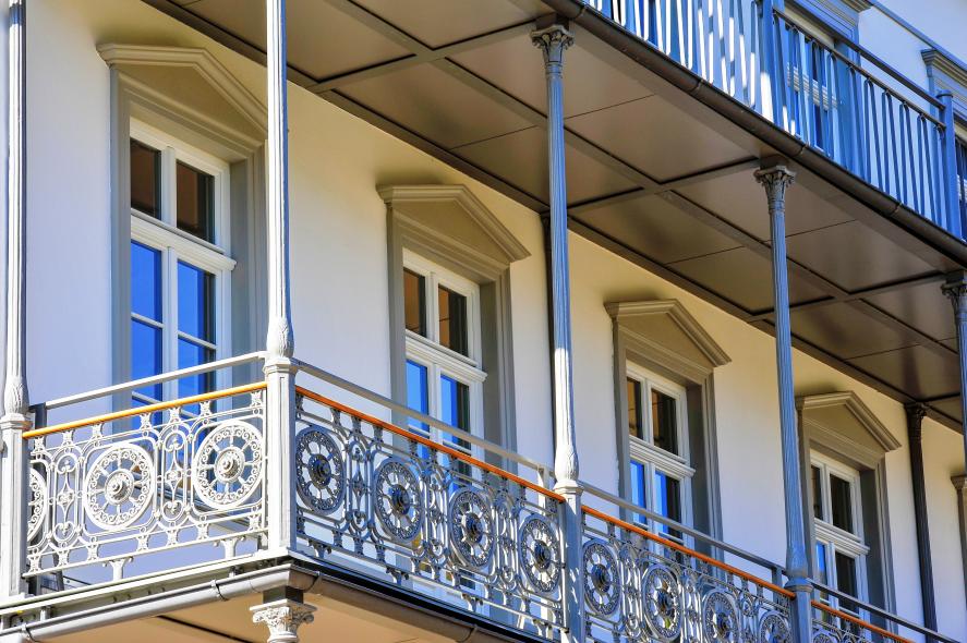 Jedes Fenster ein präzise gefertigtes Unikat – entwickelt im Dialog mit dem Denkmalschutz.