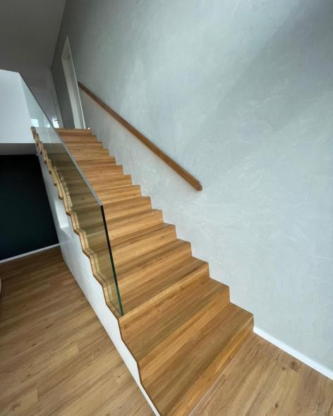 Faltwerktreppe mit Ganzglasgeländer Rauenthal