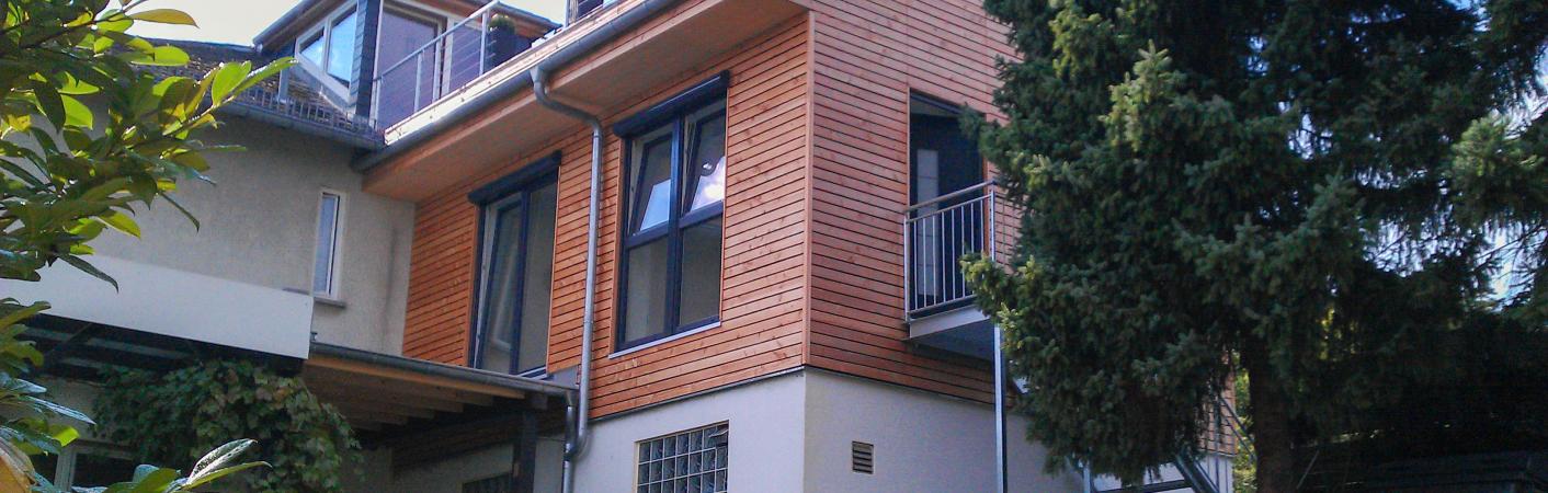 Anbau mit Holzfassade