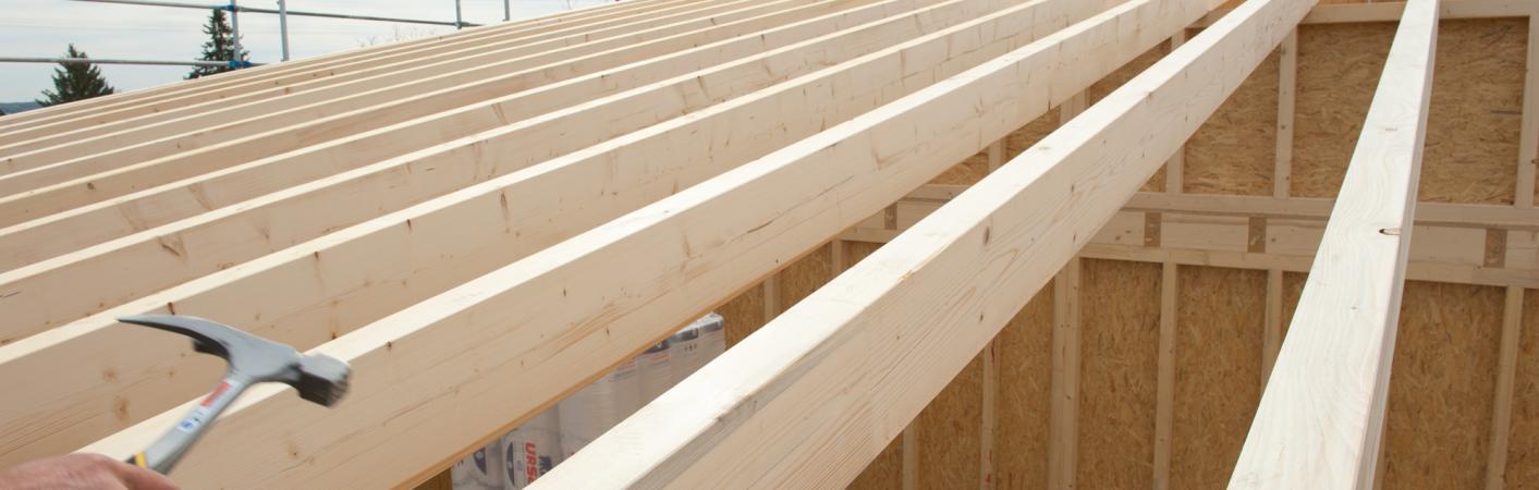 Dachstuhlkonstruktion im Aufbau